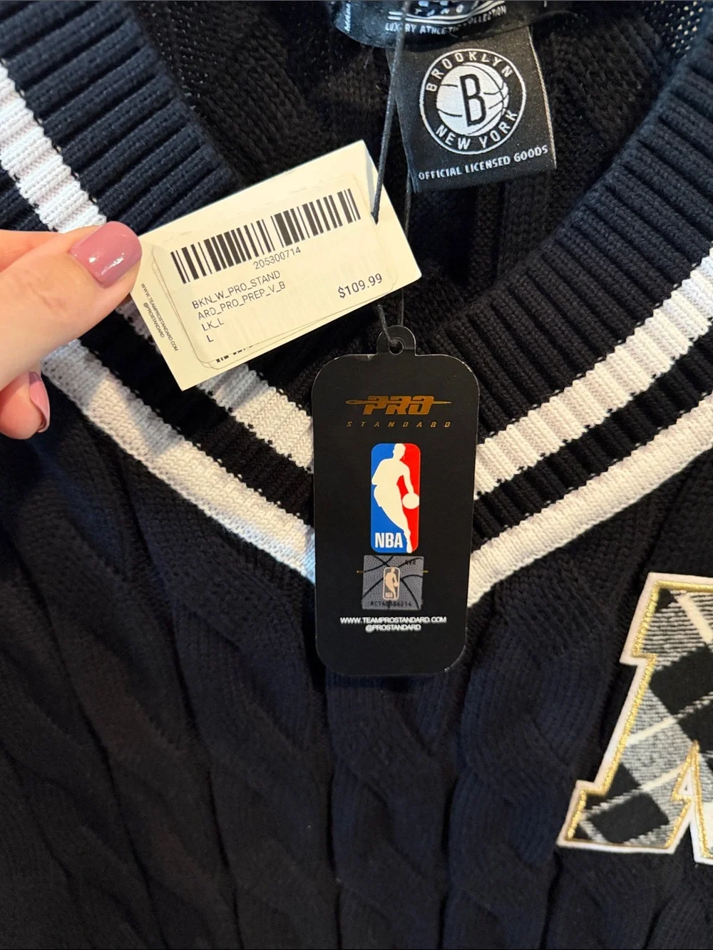 Pro Standard L NBA Brooklyn Nets Black Preppy/Varsity Cable Knit V-Neck Sweater